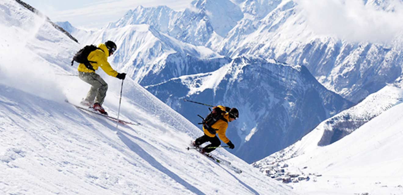 Auli Skiing  Tour